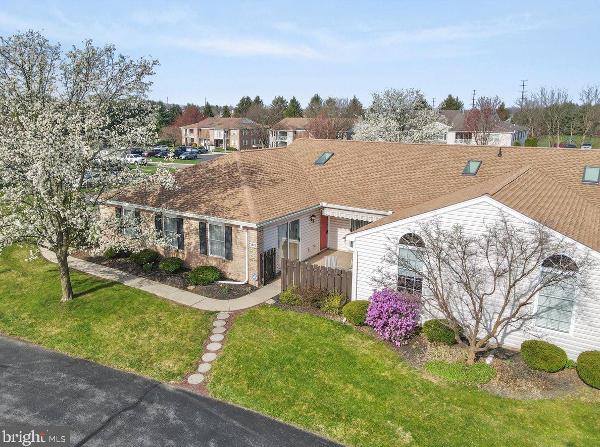 5822 Burning Tree Ln, Macungie, PA 18062