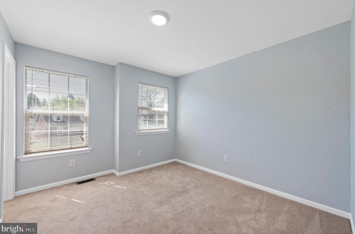 701 Weil St, Bethlehem PA 18015-3948 exterior