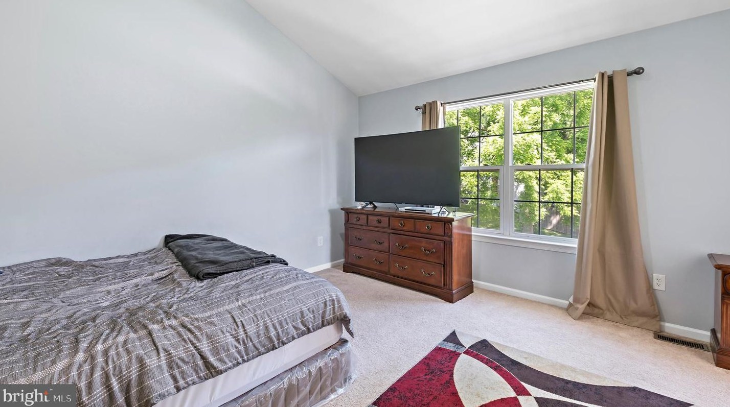 701 Weil St, Bethlehem PA 18015-3948 exterior