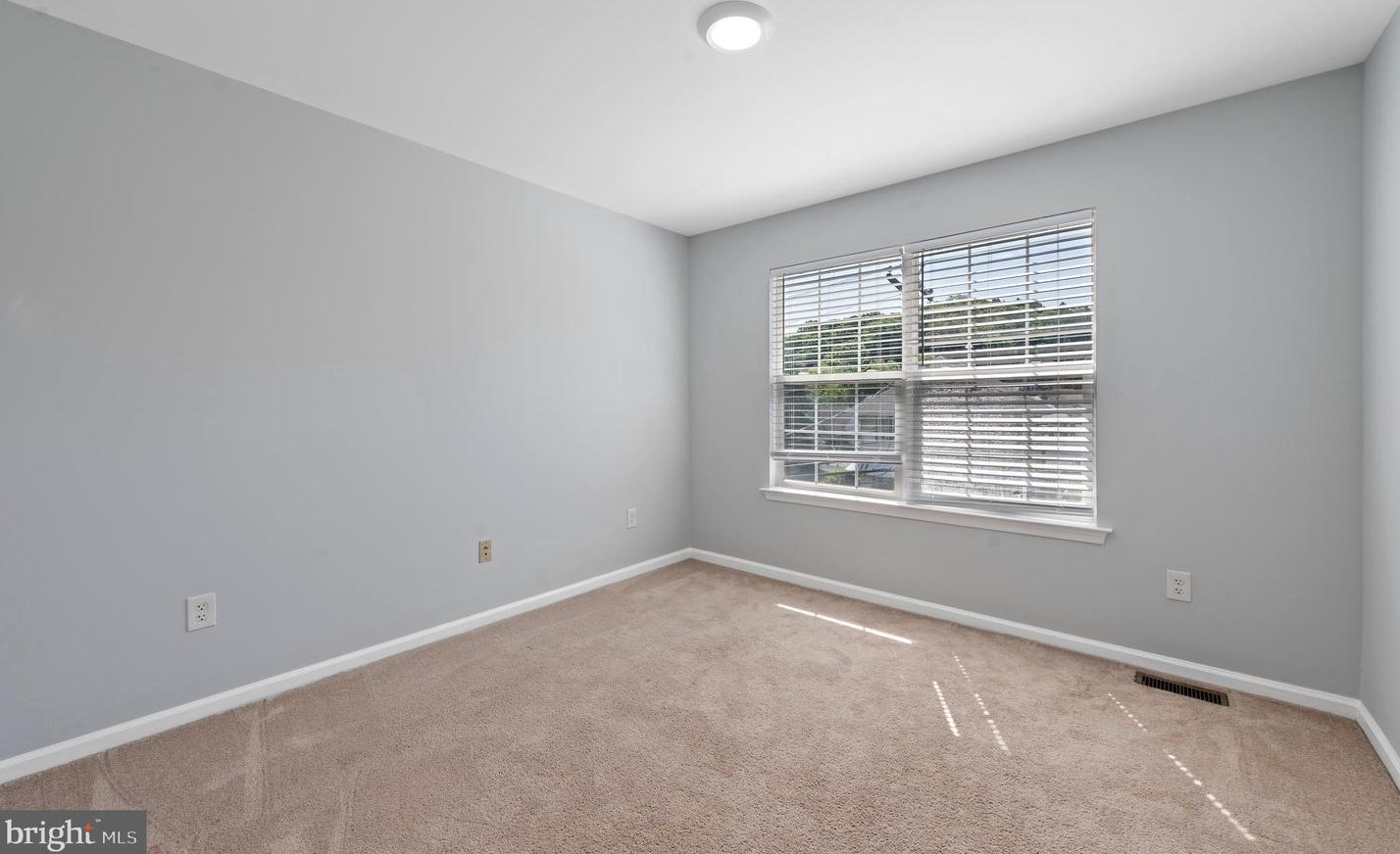 701 Weil St, Bethlehem PA 18015-3948 exterior