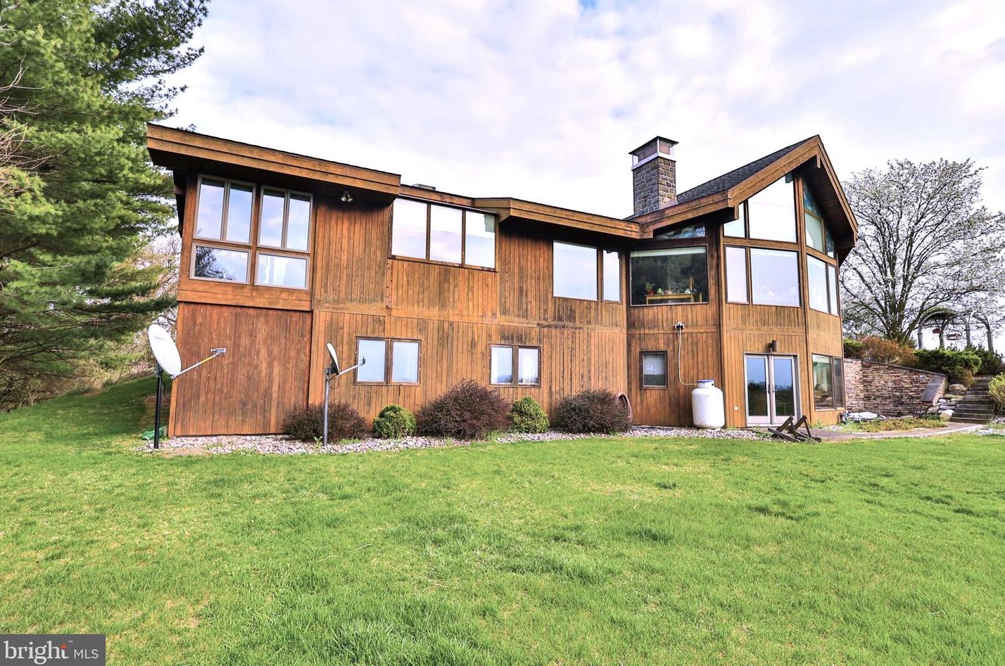 5857 Ruheton Hill Rd, Schnecksville, PA 18078-3630