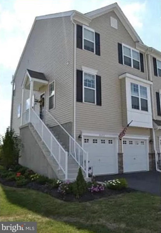 6072 Valley Forge Dr, Coopersburg, PA 18036