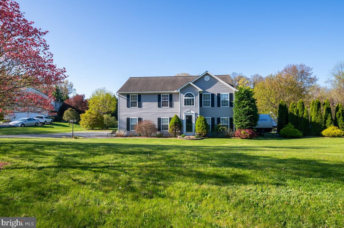 2420 Boger Stadt Rd, Fogelsville, PA 18051-2201