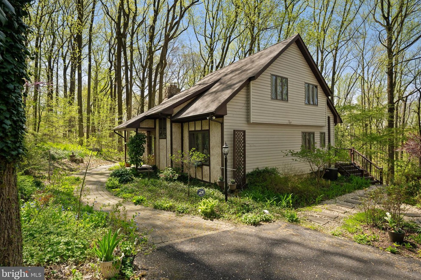 5253 Spring Dr, Center Valley, PA 18034