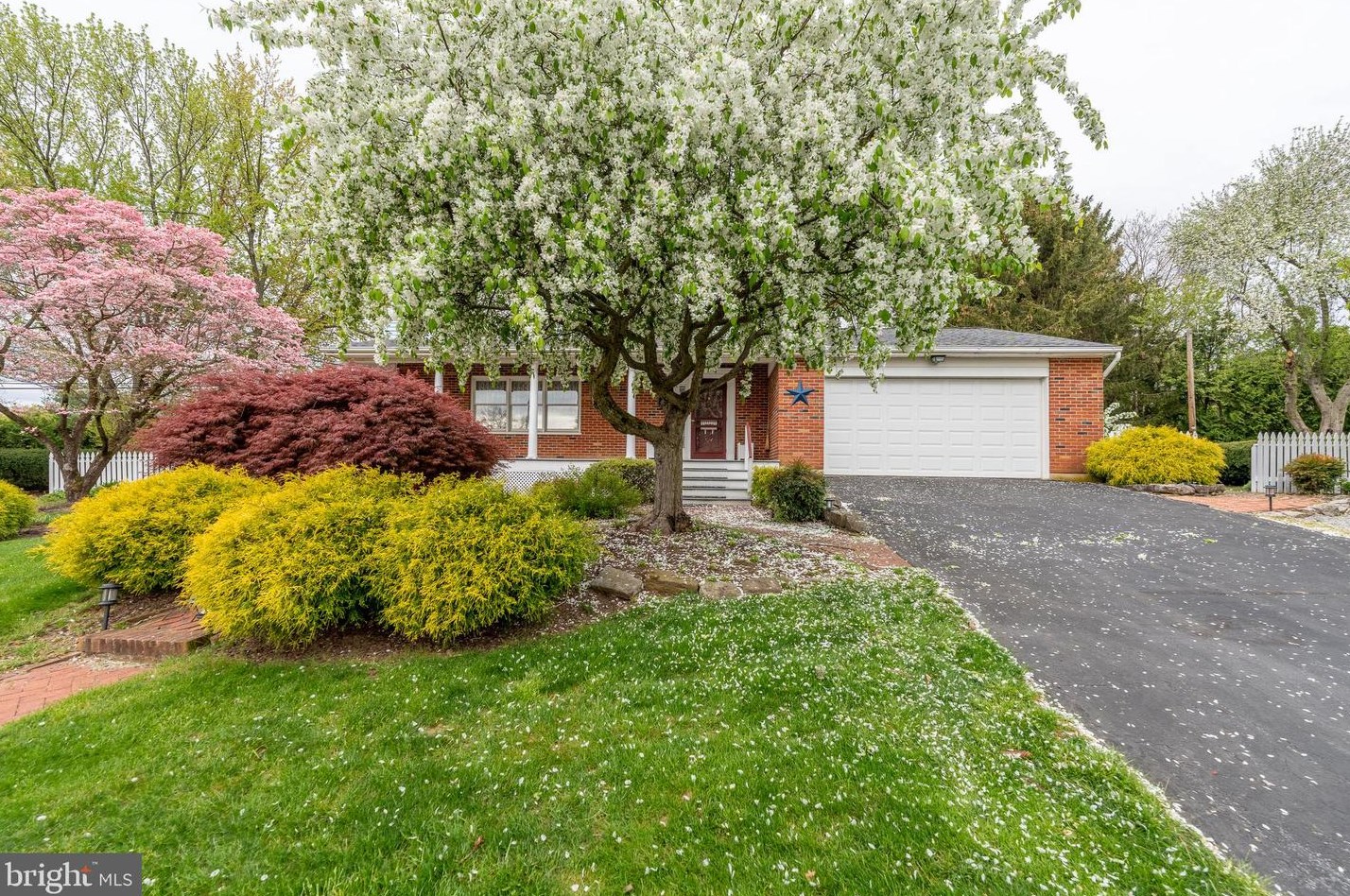 1670 Beech Ln, Macungie, PA 18062