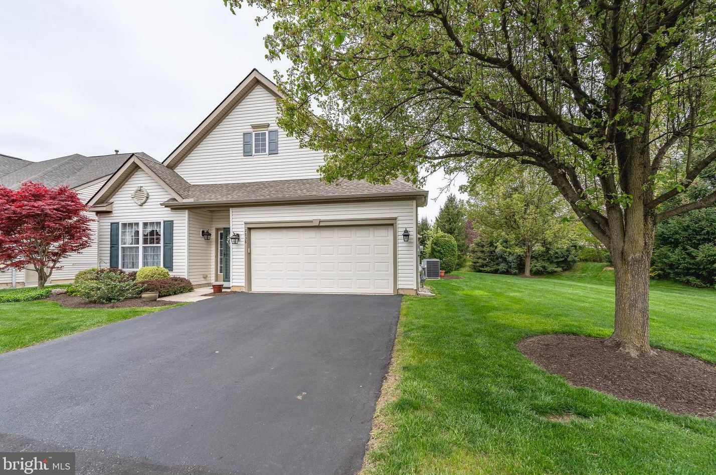 2838 Donegal Dr, Macungie, PA 18062-8468