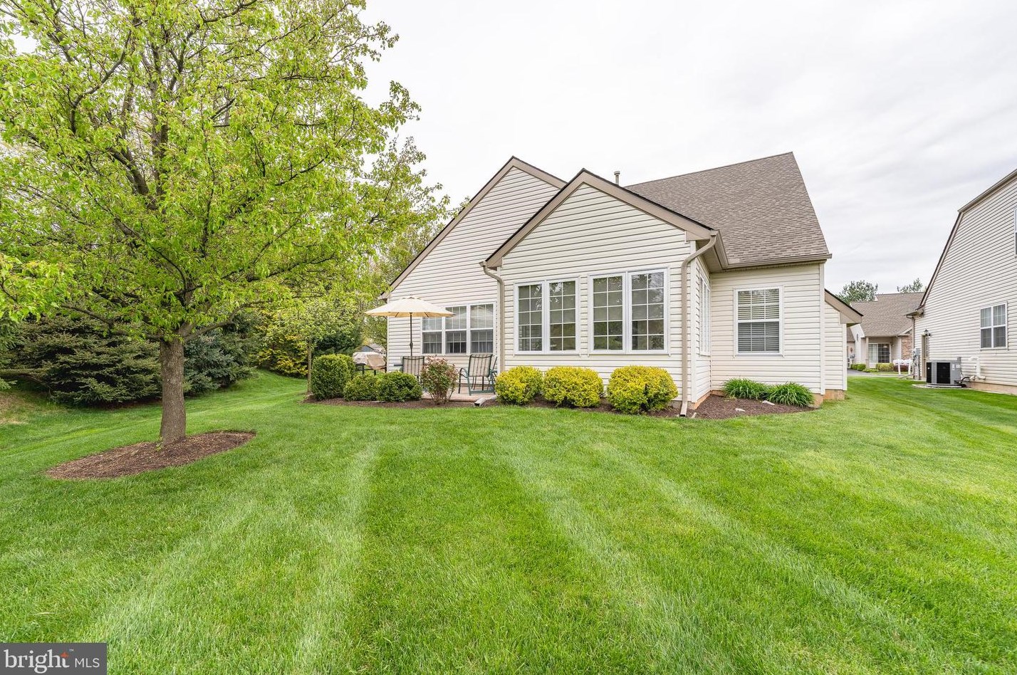 2838 Donegal Dr, Macungie PA  18062-8461 exterior