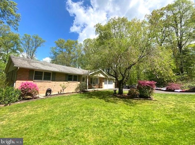 6605 Crown Ln, Zionsville, PA 18092-2327