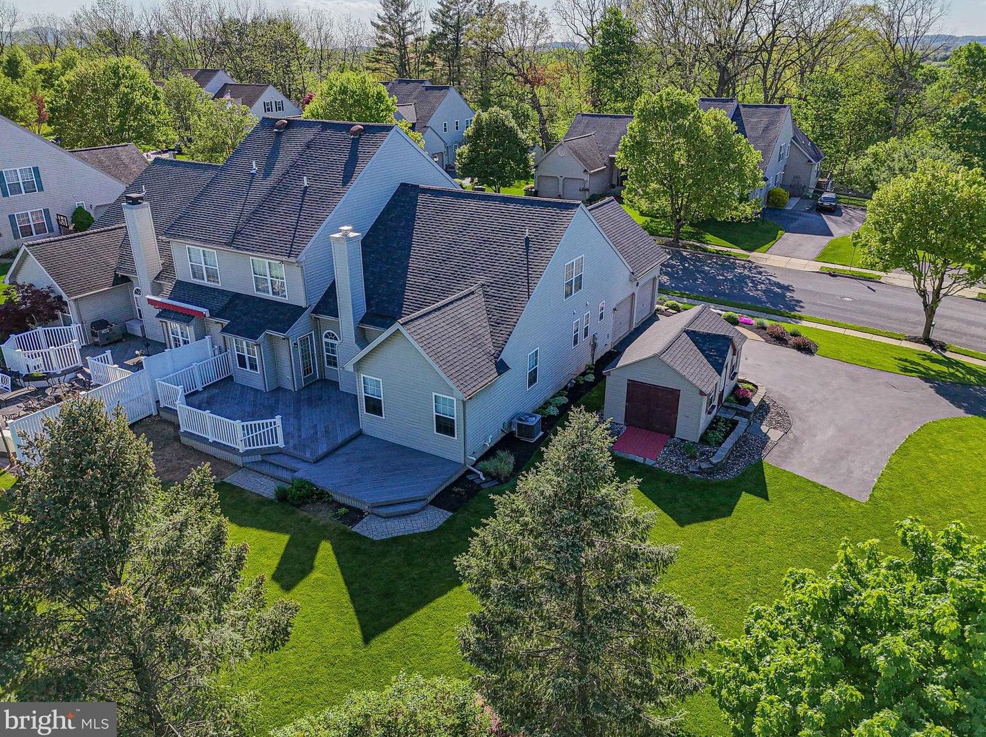 1998 Rolling Mdw Dr, Macungie PA  18062-8870 exterior