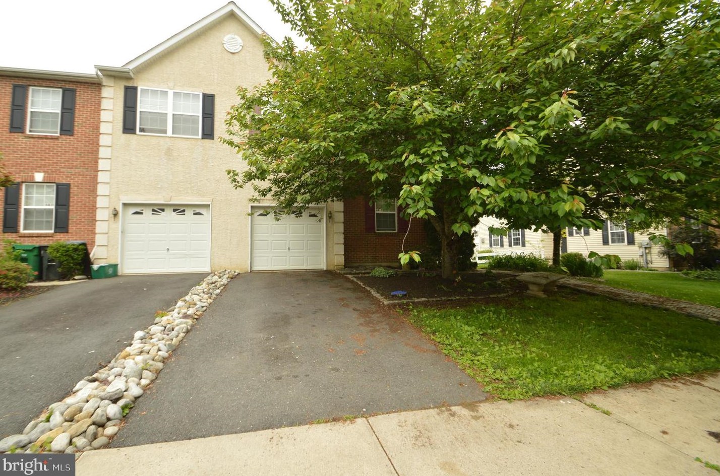 6827 Lincoln Dr, Macungie, PA 18062-9594