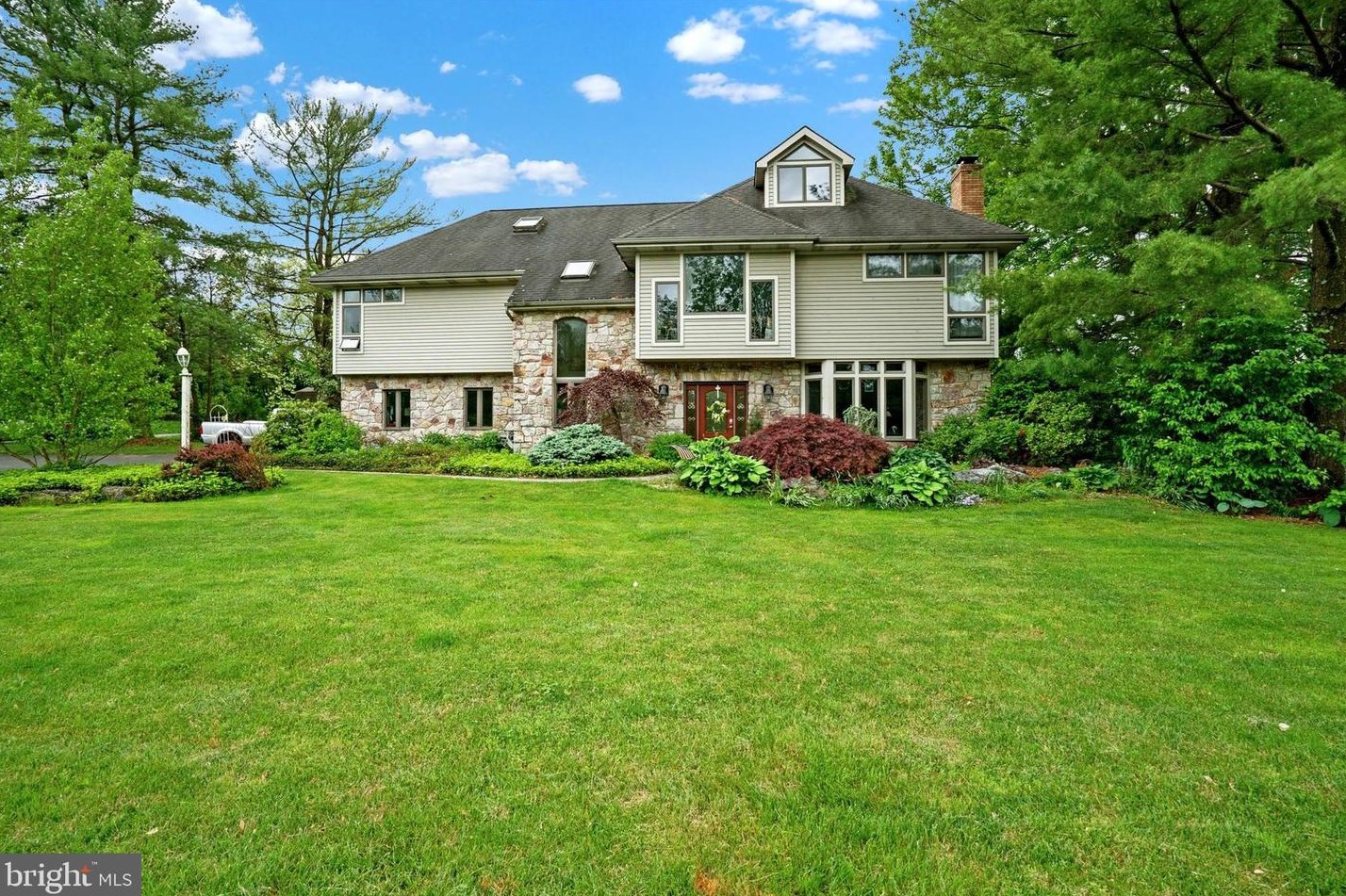 5006 Lanark Rd, Center Valley, PA 18034