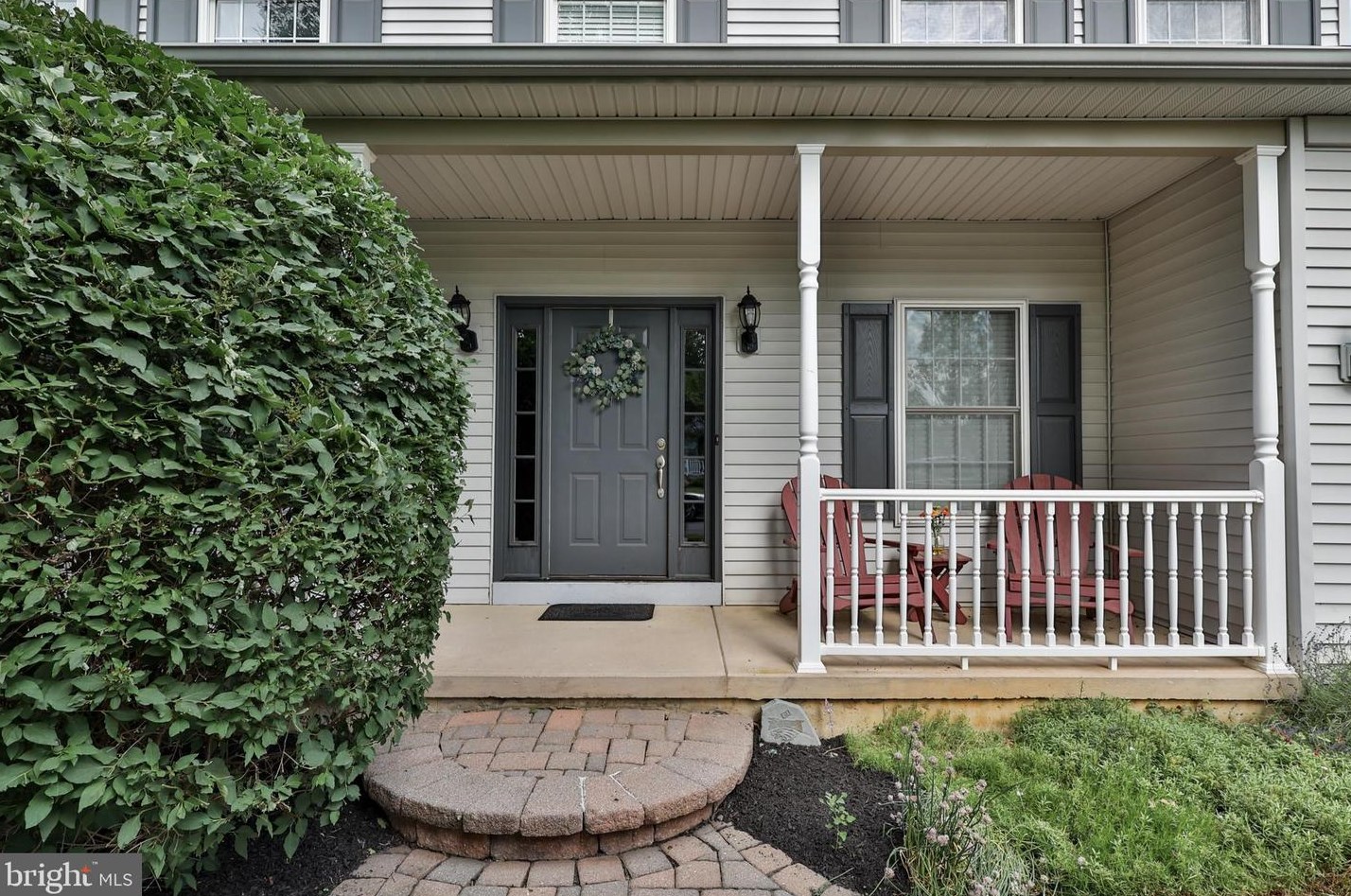 2667 Barley Dr, Macungie, PA 18062