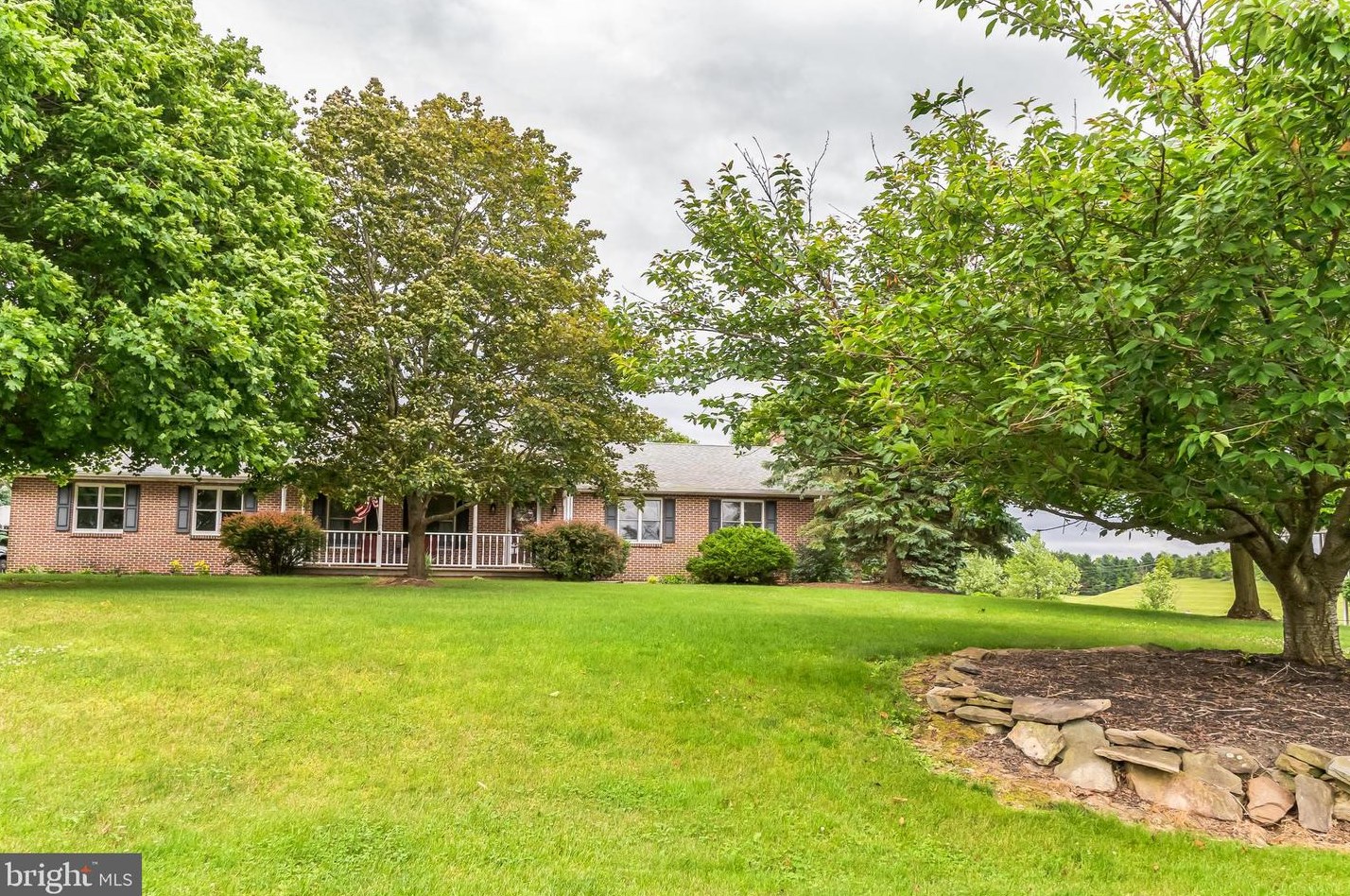 2119 Hayfield Ct, Fogelsville, PA 18051-2313
