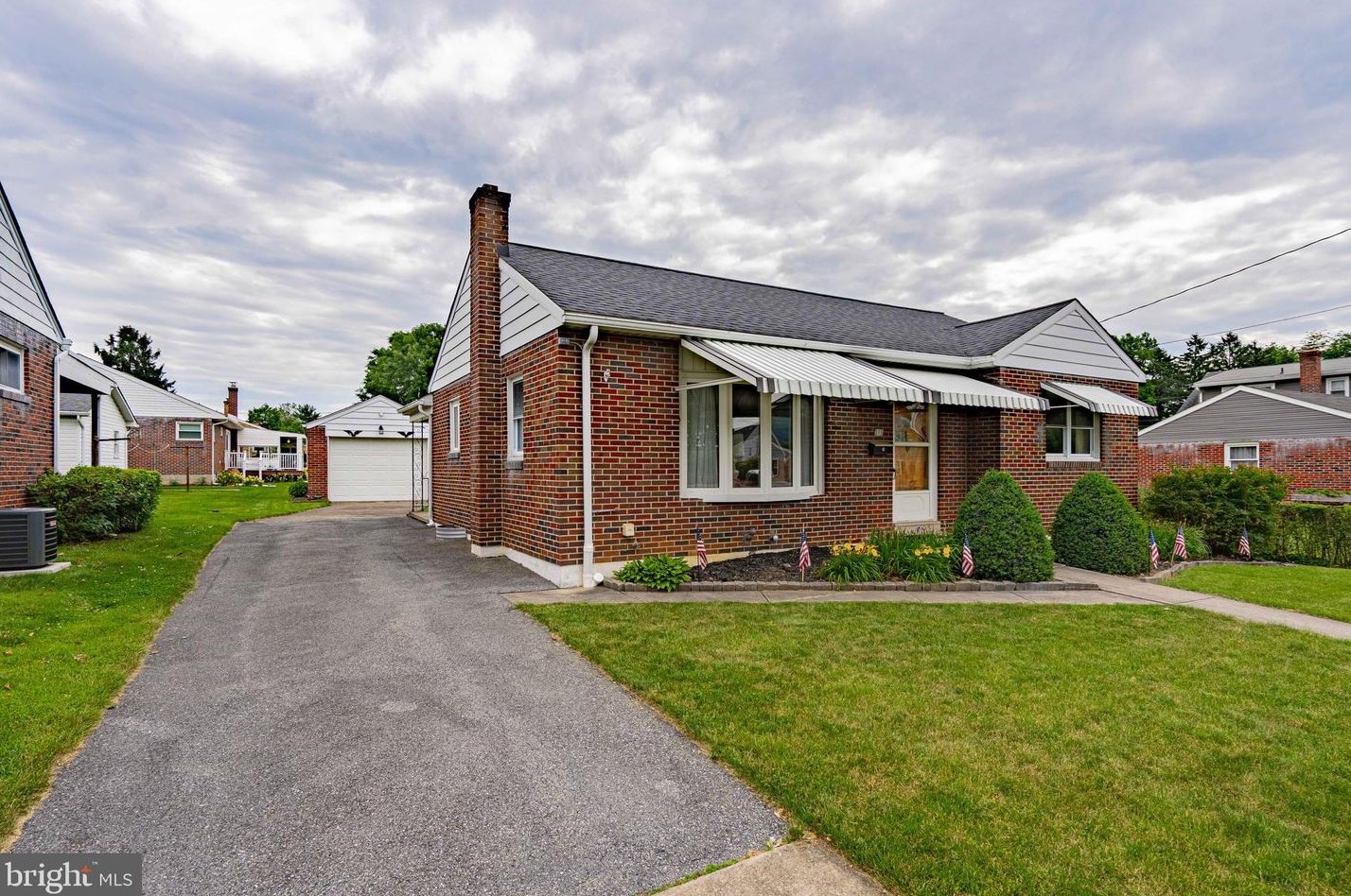 515 Franklin St, Emmaus PA 18049-2111 exterior