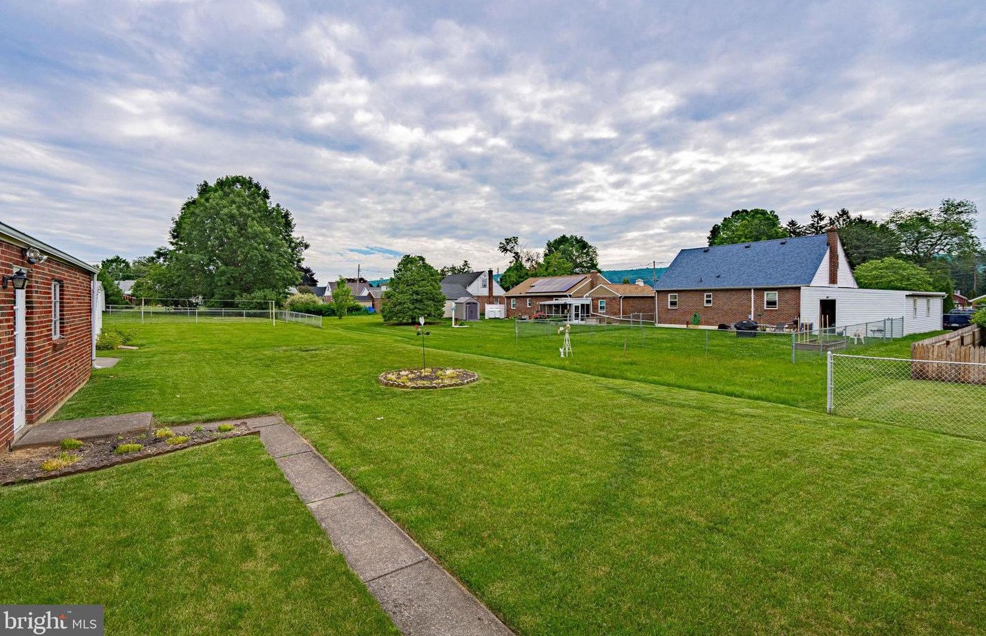 515 Franklin St, Emmaus PA 18049-2111 exterior