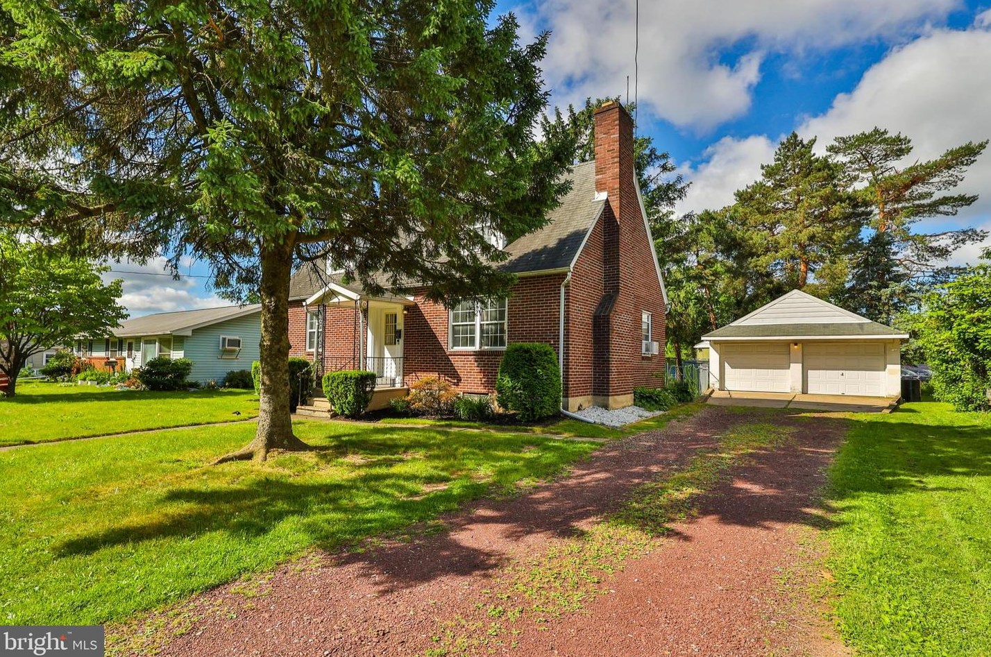 725 Keystone Ave, Bethlehem, PA 18018-3223