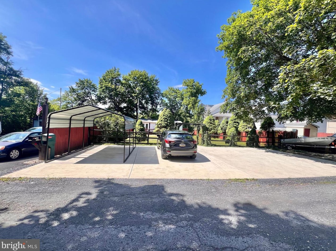 699 W Franklin, Slatington, PA 18080