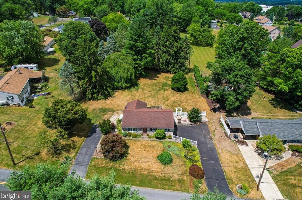 4969 Mill Rd, Emmaus, PA 18049