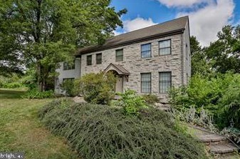 6365 Constitution Rd, Schnecksville, PA 18078