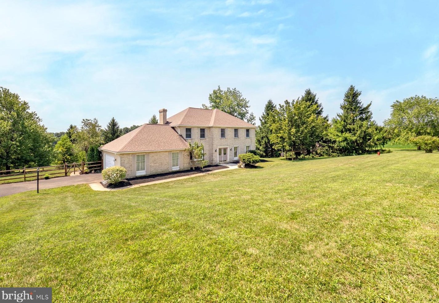 6181 Acorn Dr, Emmaus, PA 18049