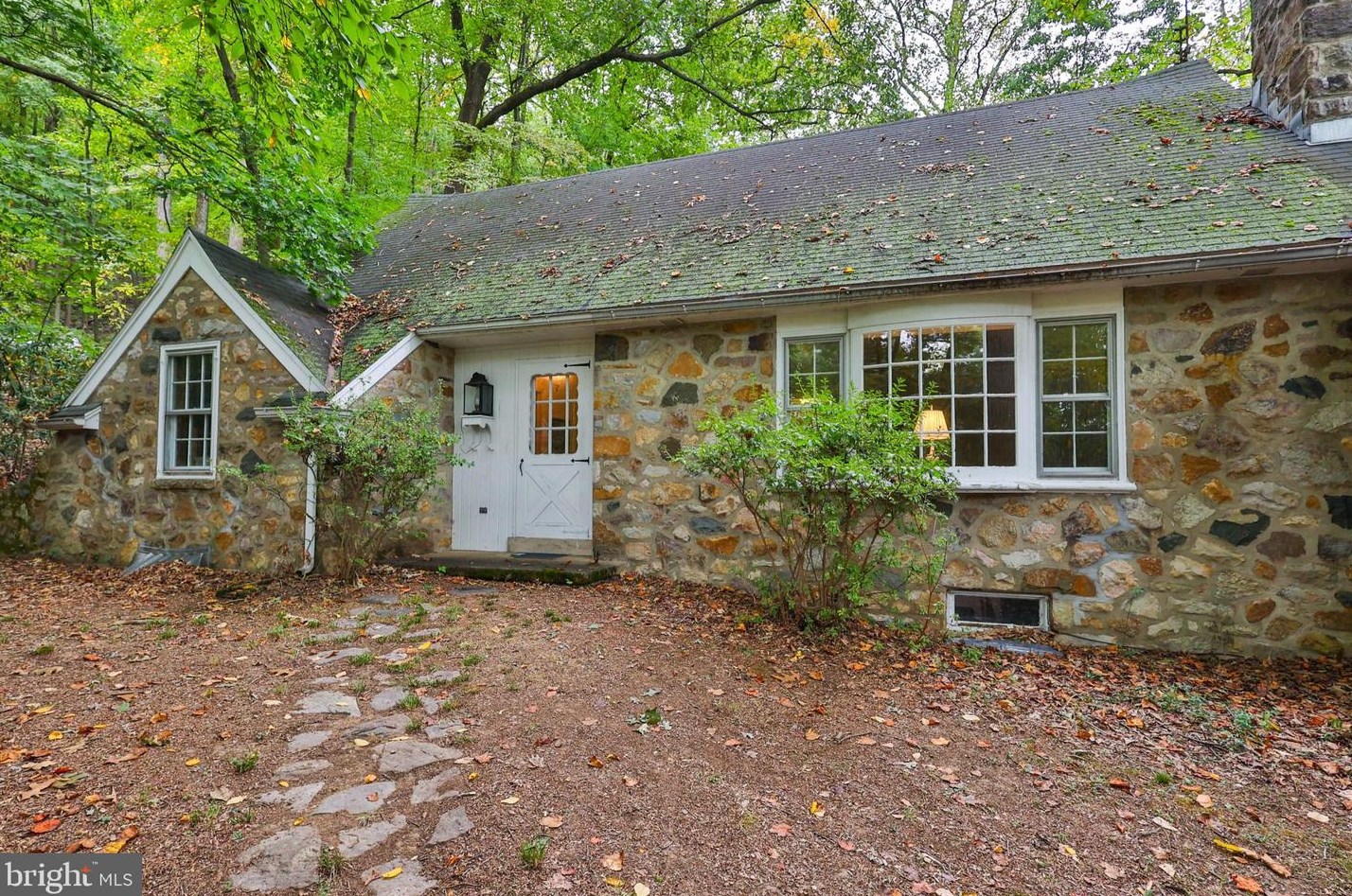 3475 Laurel Ln, Center Valley, PA 18034-9708