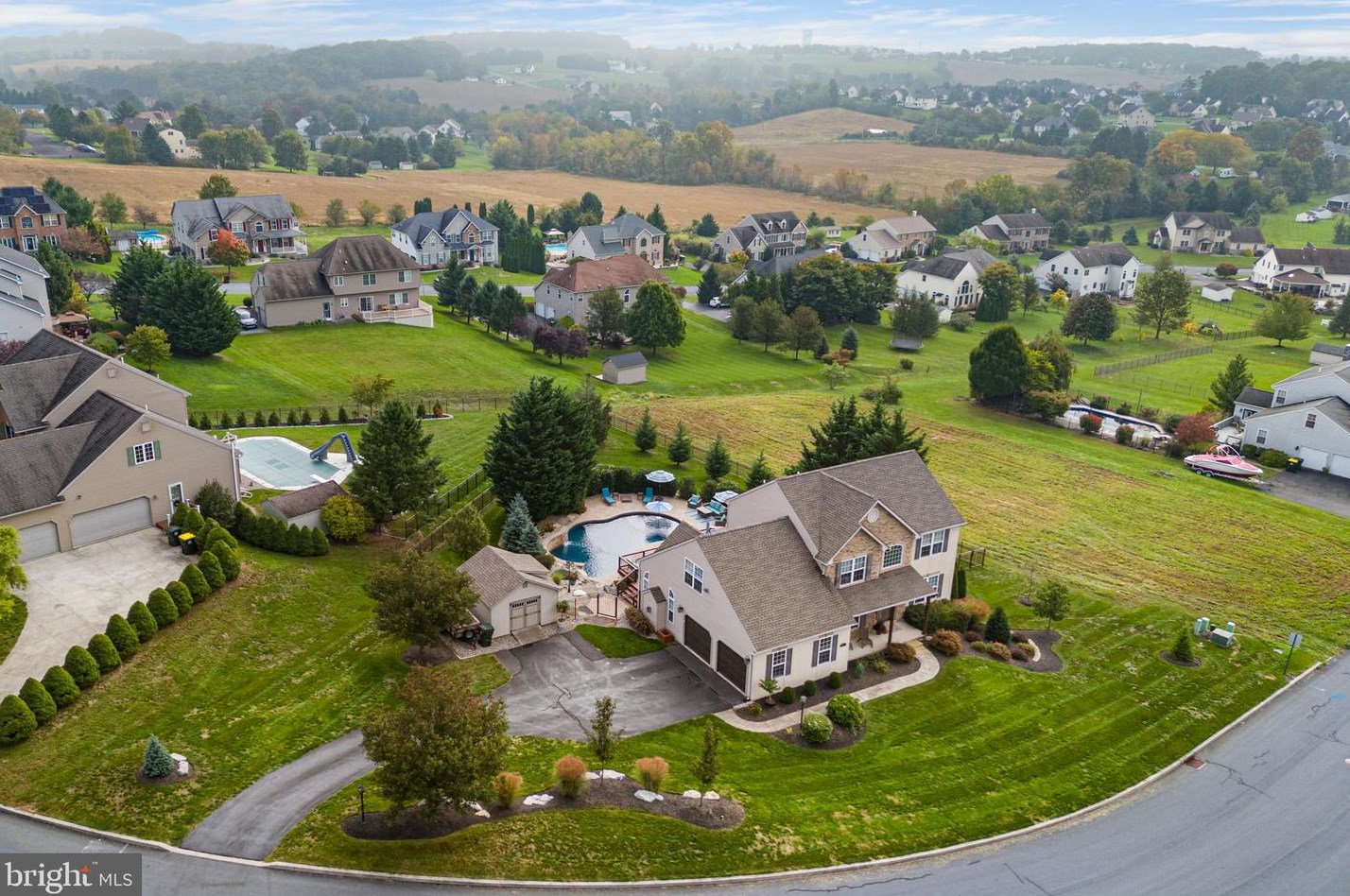 5521 Sunset Dr, Schnecksville, PA 18078