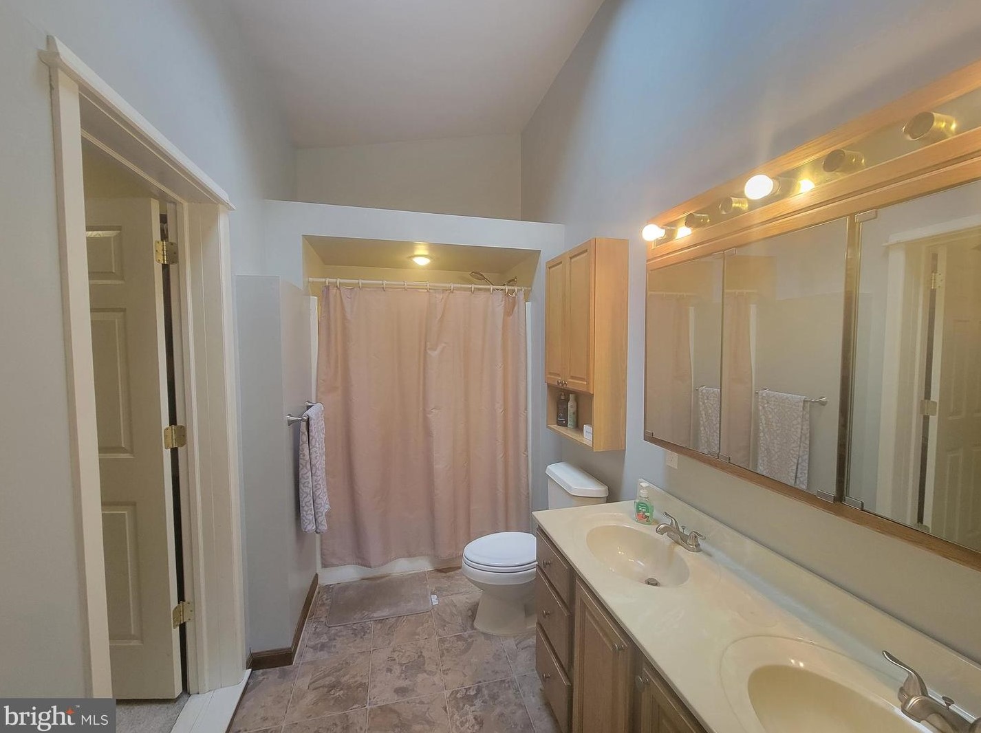 435 5 St, Emmaus PA 18049-4535 exterior