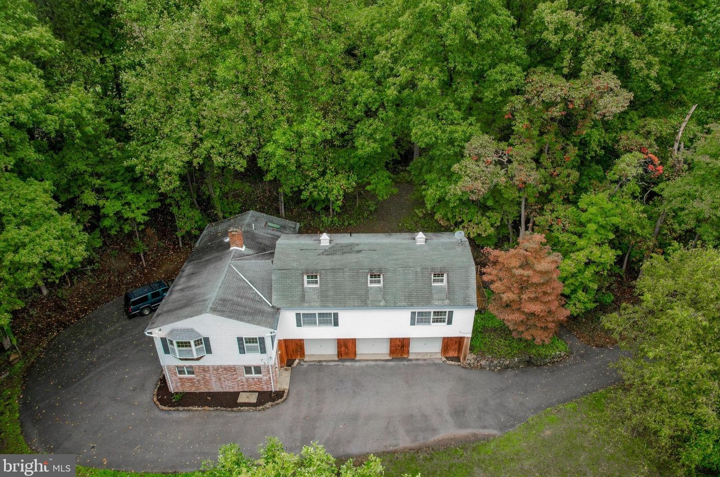 3438 Oak Hill Rd, Emmaus, PA 18049