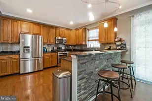 2429 S Front St, Allentown, PA 18103 - Photo 16