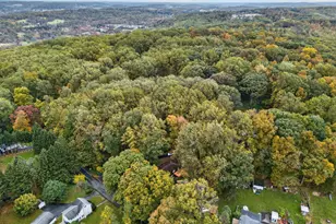 340 Chestnut Hill Rd, Emmaus, PA 18049 - Photo 12