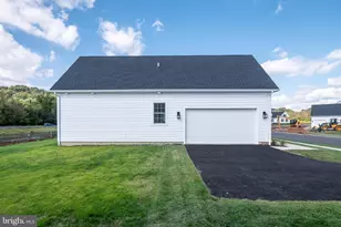 4268 Stonebridge Dr, Bethlehem, PA 18015 - Photo 4