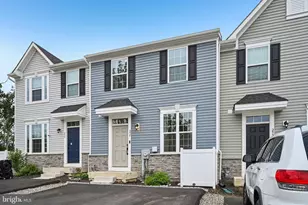 234 Ashton Ct, Catasauqua, PA 18032 - Photo 2