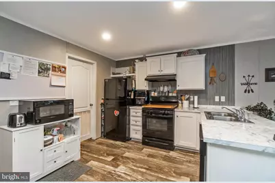 1041 Dogwood Street, Laurys Station, PA 18059 - Photo 8