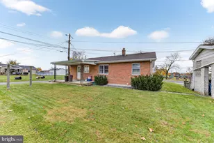 834 Hokendauqua St, Coplay, PA 18037 - Photo 16