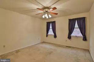 1110 Greenbriar Ln, Laurys Station, PA 18059 - Photo 16