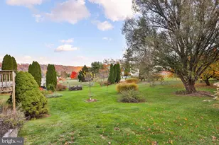 1110 Greenbriar Ln, Laurys Station, PA 18059 - Photo 26