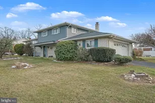 235 Circle Dr, Catasauqua, PA 18032 - Photo 2