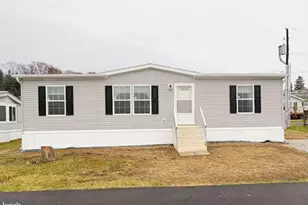 10104 Fernwood Ln, Breinigsville, PA 18031 - Photo 2