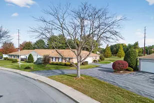 5743 Whitemarsh Dr, Macungie, PA 18062 - Photo 2