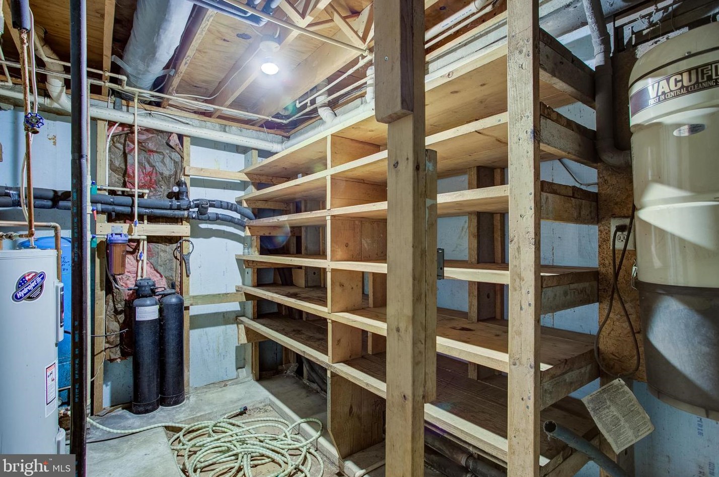 351 Cocalico Rd, Robesonia PA 19551-9224 exterior