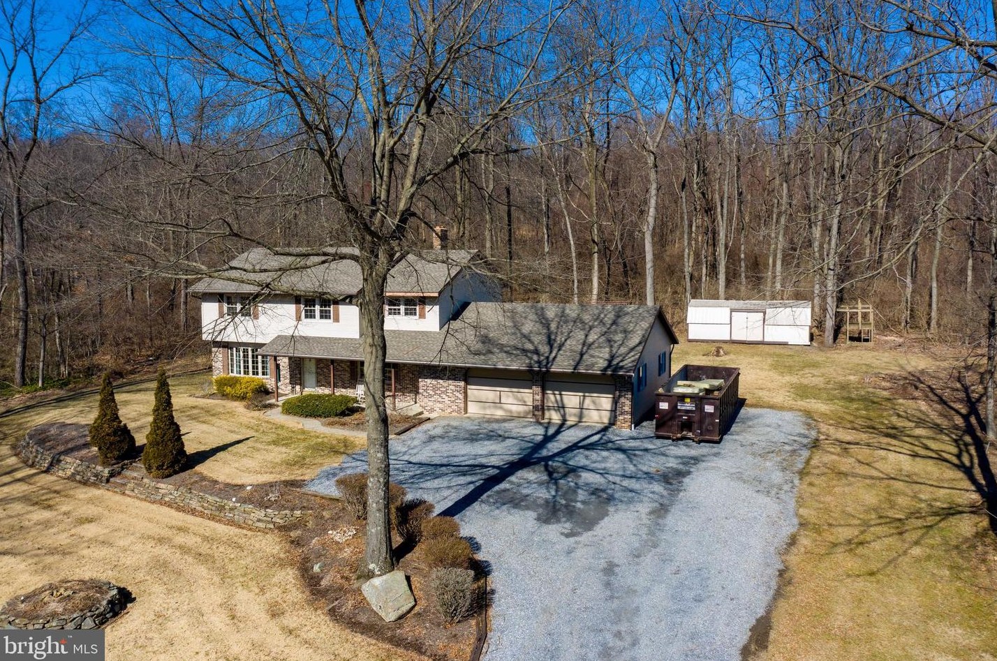 351 Cocalico Rd, Robesonia PA 19551-9224 exterior