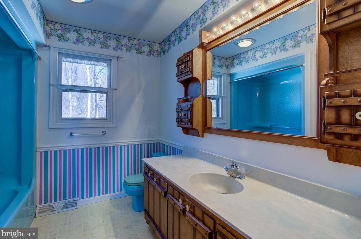 351 Cocalico Rd, Robesonia PA 19551-9224 exterior