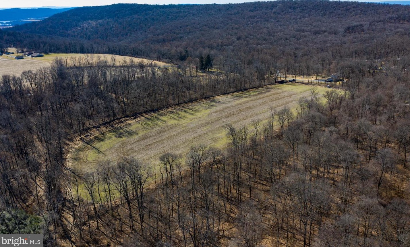 351 Cocalico Rd, Robesonia PA 19551-9224 exterior