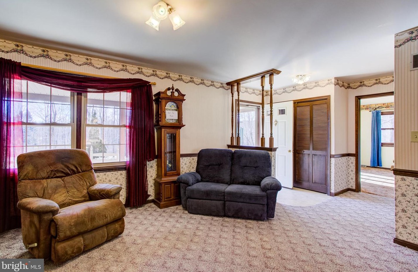 351 Cocalico Rd, Robesonia PA 19551-9224 exterior