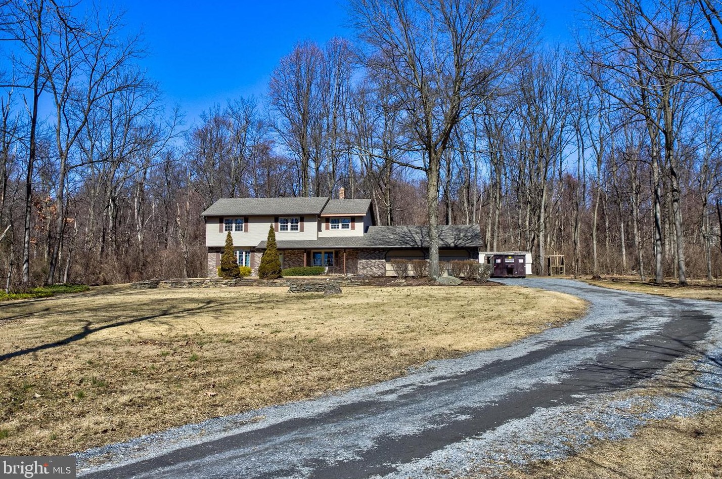 351 Cocalico Rd, Robesonia PA 19551-9224 exterior