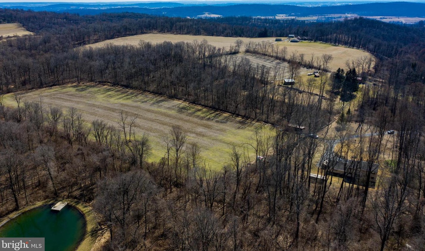 351 Cocalico Rd, Robesonia PA 19551-9224 exterior