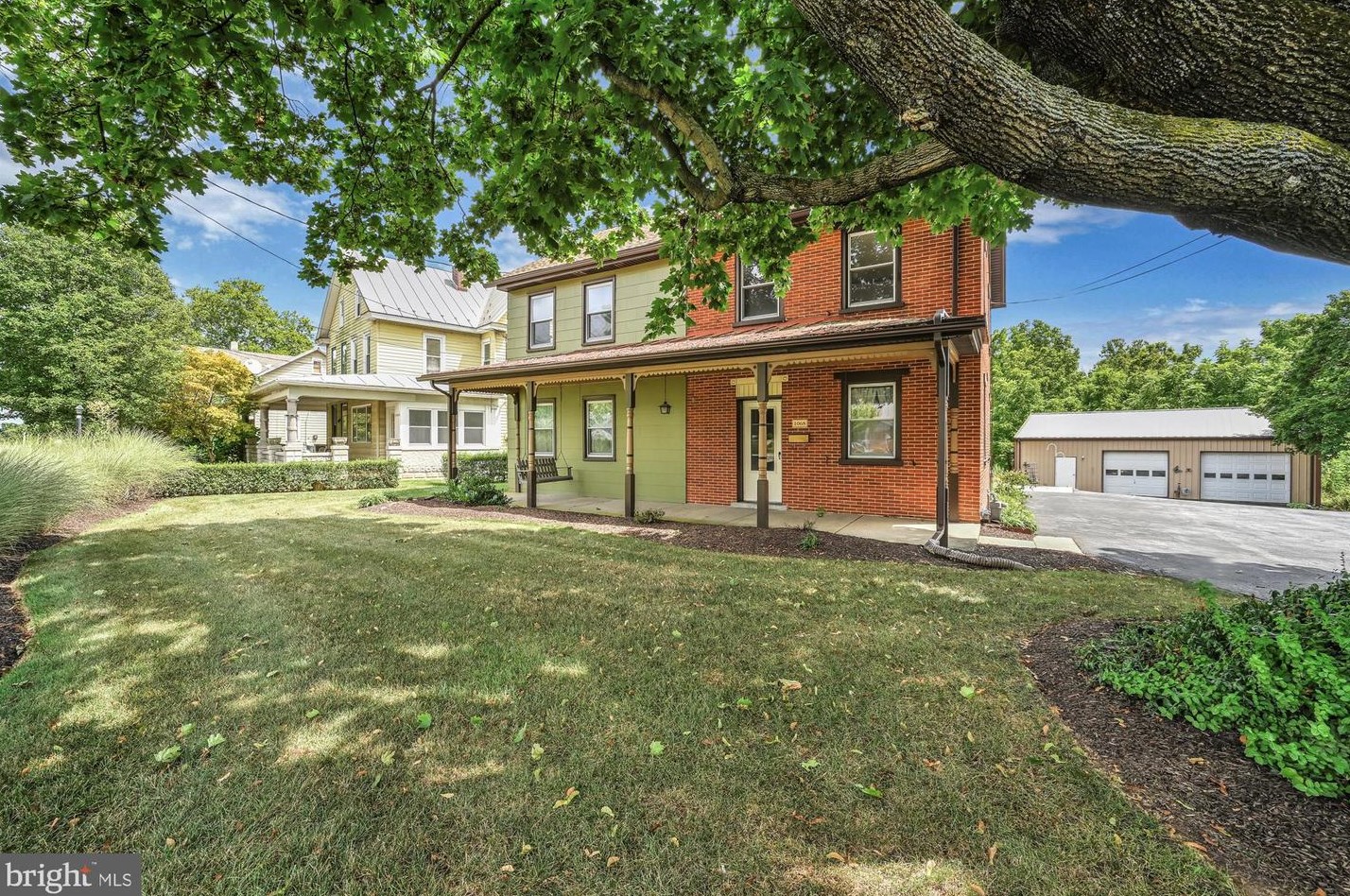1068 Main St, Bellegrove, PA 17003-1601