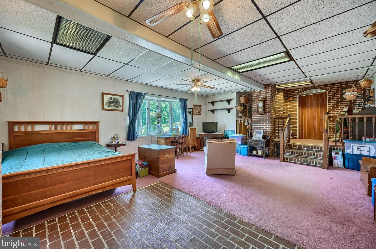 446 Sheep Hill Rd, Stricklerstown, PA 17073-8935