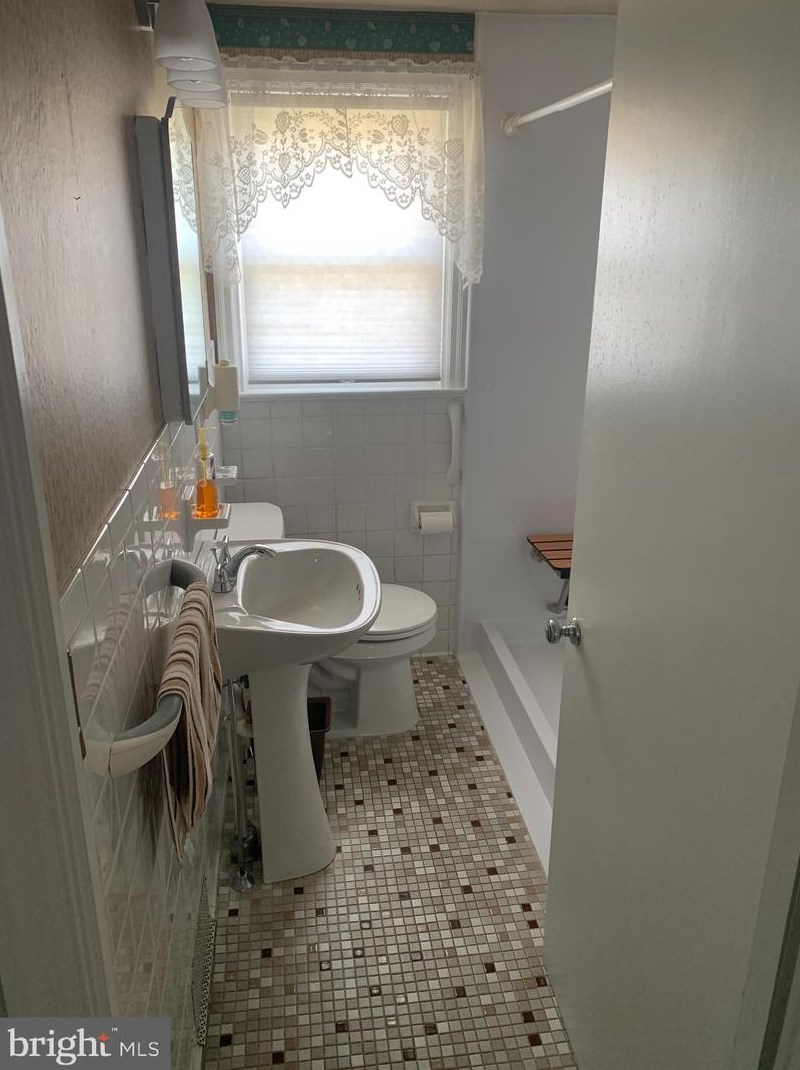 1412 Queen St, Bellegrove, PA 17003-2015