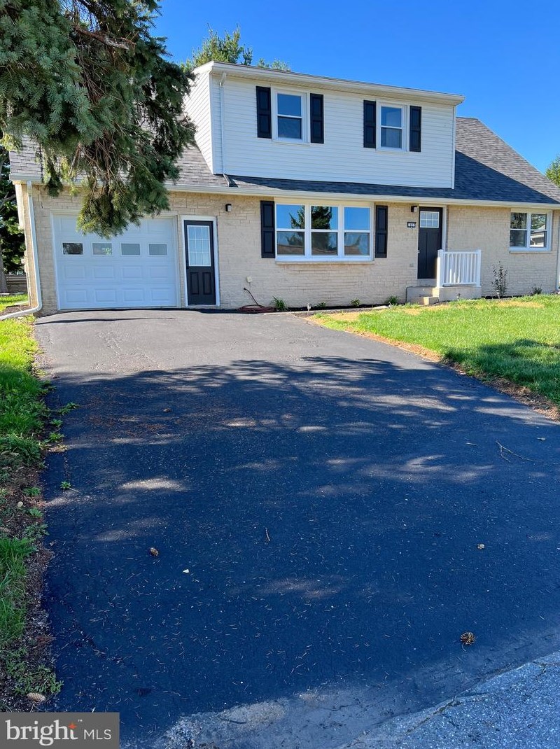 1827 Martin Dr, Lebanon, PA 17046